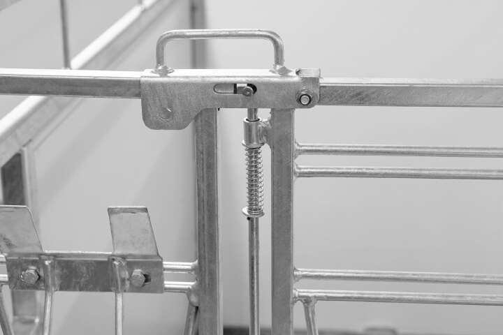 KERBL Kälberbox Premium mit schwenkbarem Boden